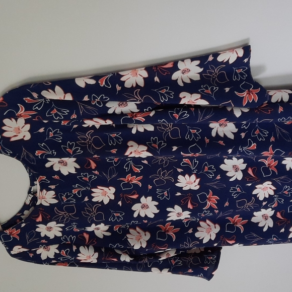 2/$35  Crepe shift dress -- 3/4 sleeves - Picture 2 of 10